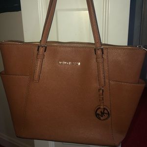 Michael Kors Jet Set Tote